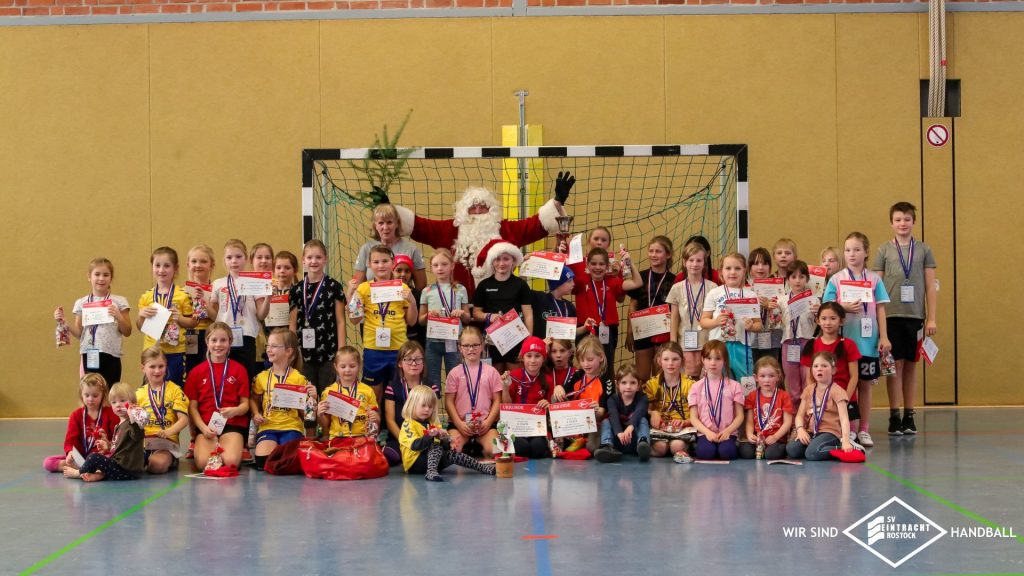 An diesem Wochenende lud die Eintracht zum Weihnachtsspielfest und – lasst uns das vorweg nehmen – es war famos!