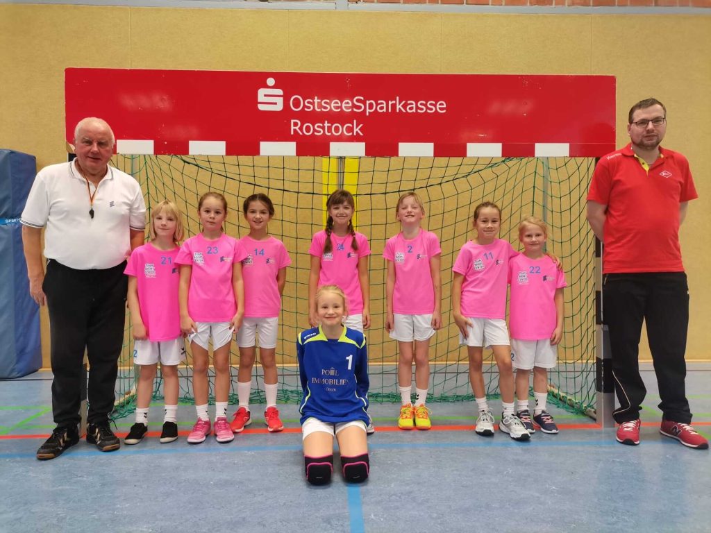 Am Sonnabend hatte unsere F-Jugend Mädchen die nächsten zwei Spiele gegen die Rostocker HC Mix Mannschaft sowie die Rostocker HC Mädchen.