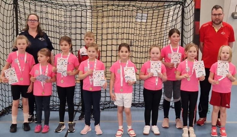 Junge Talente mit viel Spaß beim Minispielfest des Rostocker Handball Clubs