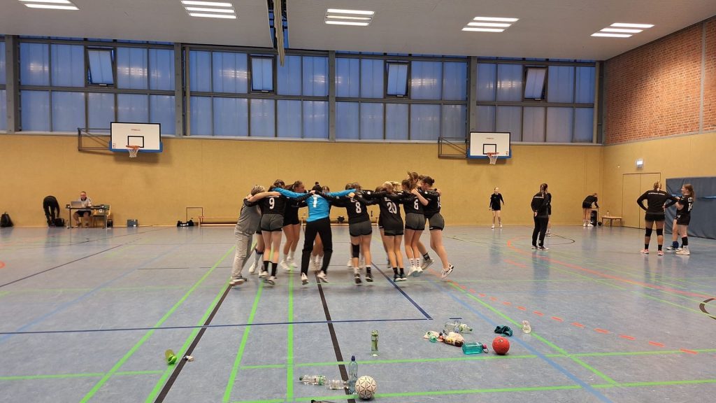 SV Eintracht Rostock - SG Wismar-Neukloster 37:18 (18:10)