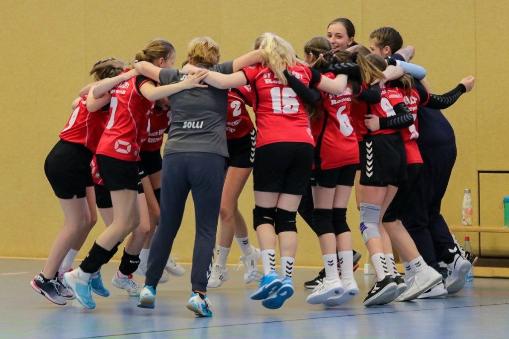 Endlich war es da: unser erstes Pokalspiel! Aufgrund des Rückzugs eines Teams